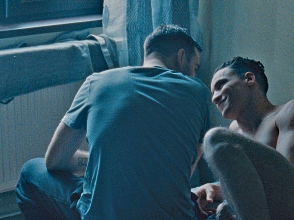 Review: 'Câmp De Maci (Poppy Field)' a Slow Burn Study of the Closet's Harmful Effects