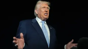 Trump Defends Tucker Carlson After Interview With Activist Known for His Antisemitic Views