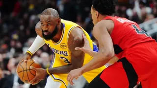 Lebron James' 1,297-Game Double-Digit Scoring Streak Ends But He Gets Winning Assist Vs. Raptors