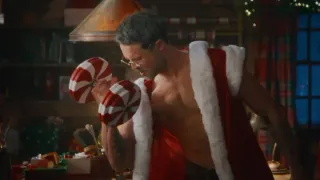 Dylan Efron Ignites Holiday Thirst as Shirtless Santa in Yahoo Mail Campaign